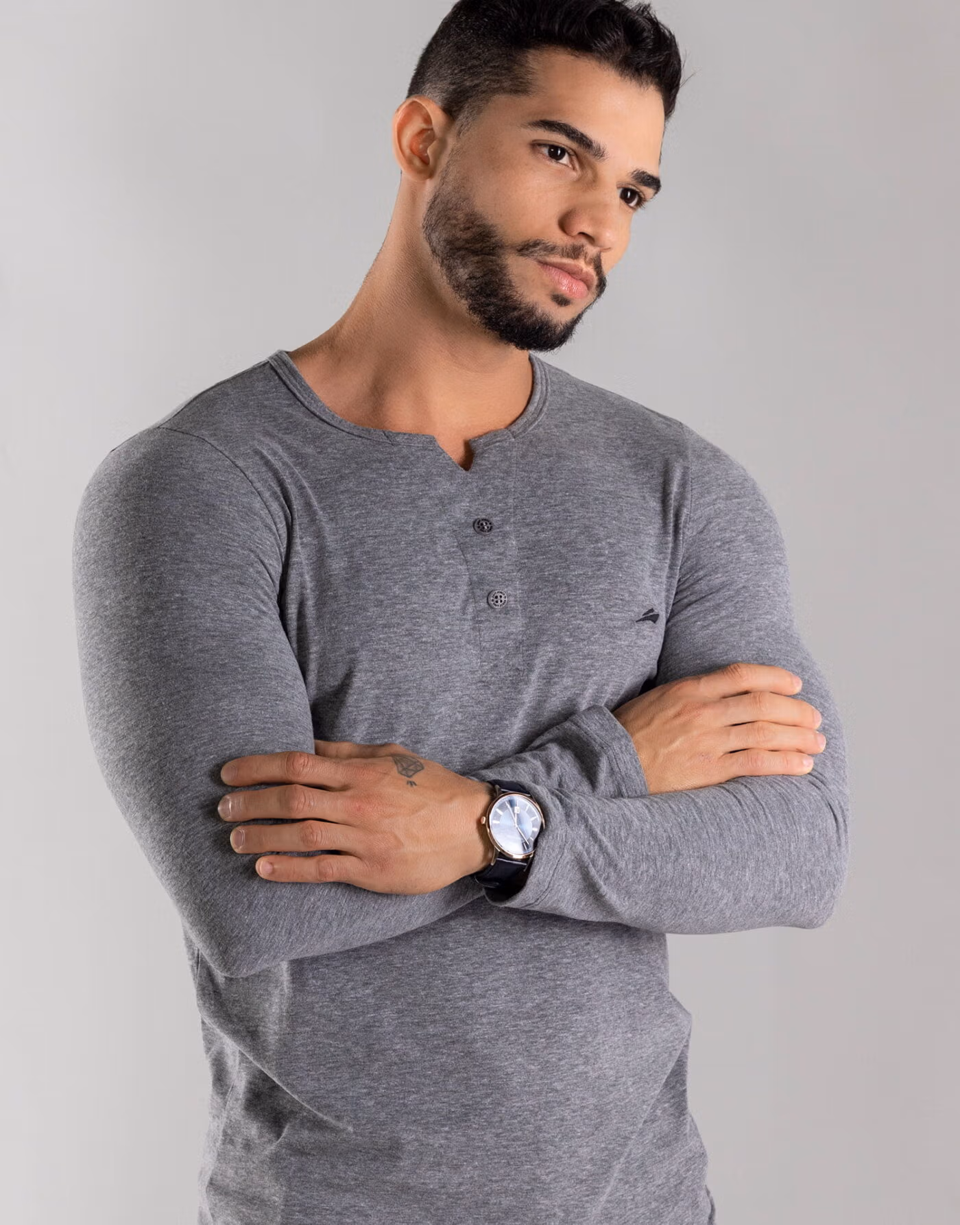 Camiseta Henley Masculina Algodão Pima Manga Longa – Cor Mescla Claro - Imagem 5