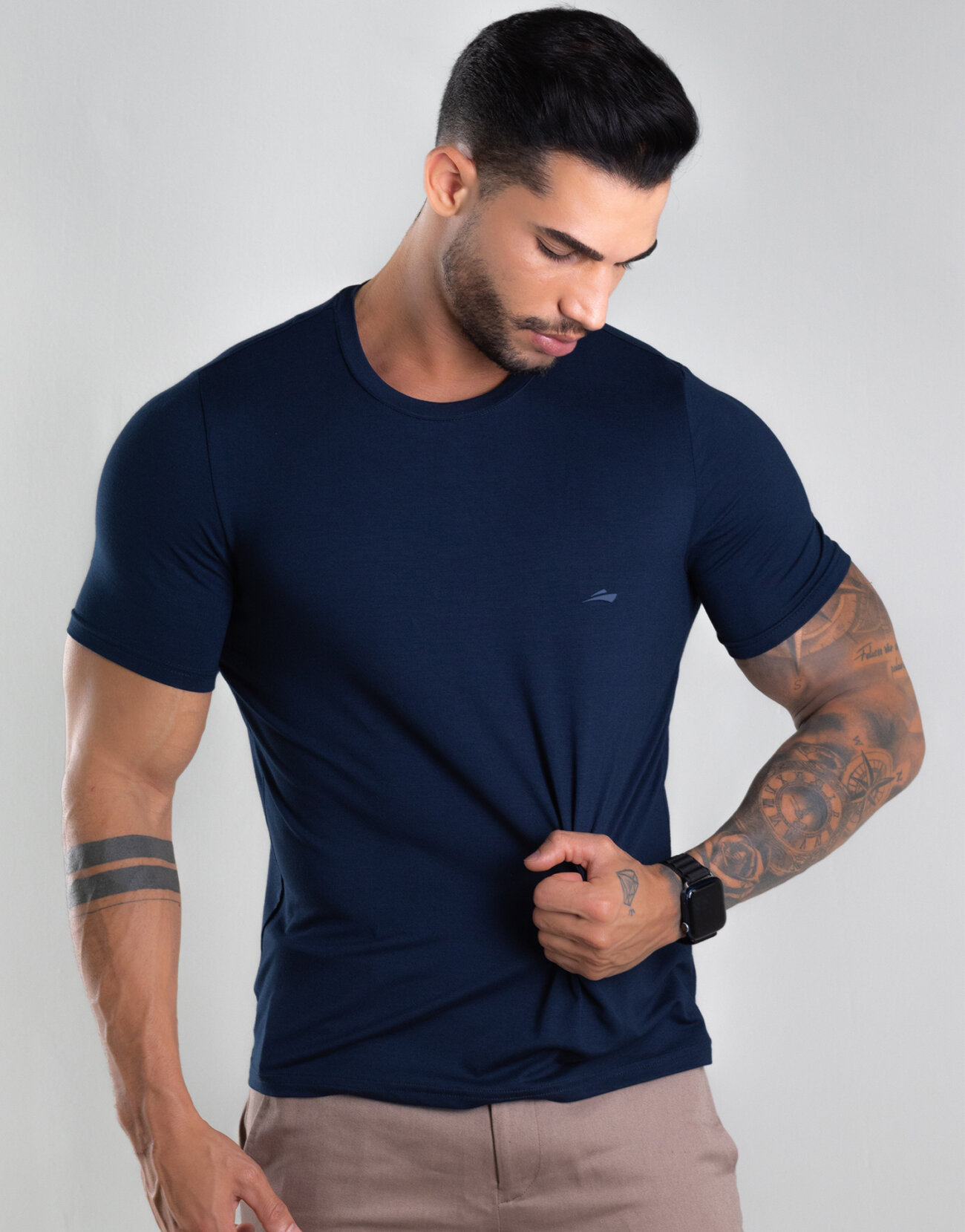 Camiseta Live! Lines Masculina - 84336-00pt01  Camiseta slim, Camiseta,  Moda masculina casual