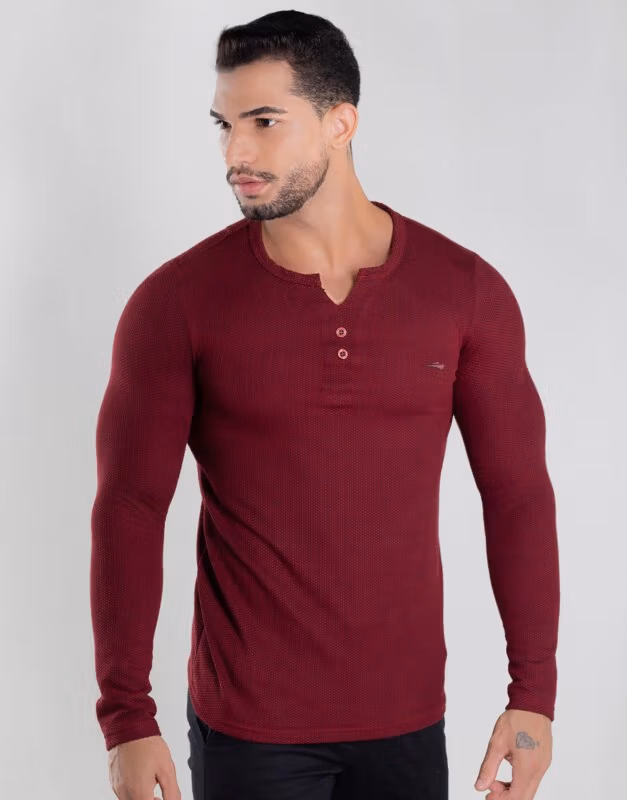 Henley Manga Longa com Textura Poá – Cor Bordô