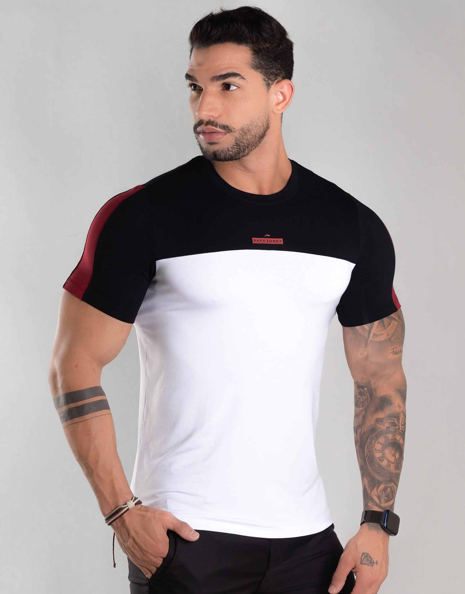 1733-camiseta-recorte-gola-redonda-branca-davy-jones-1 Camiseta Com Recorte Masculina – Cor Branca - Imagem 1
