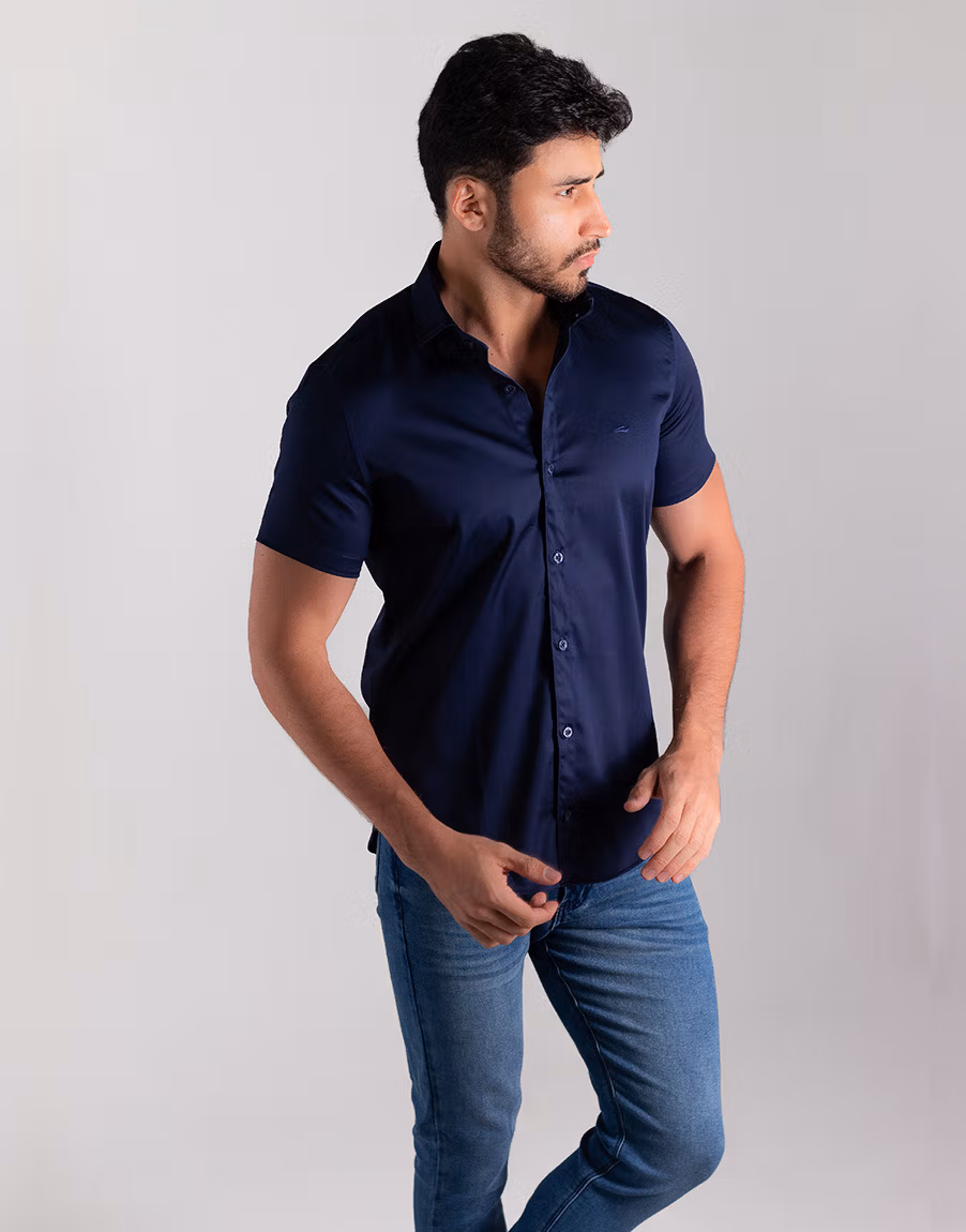 Camisa Social Masculina Manga Curta Cetim Premium Slim Fit – Cor Azul Marinho - Imagem 4
